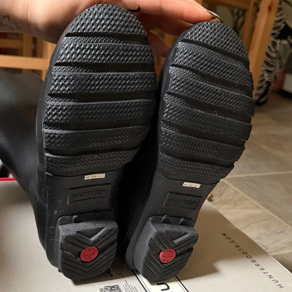 Hunter Black Women's Winter & Rain Boots - Picture 8 of 9